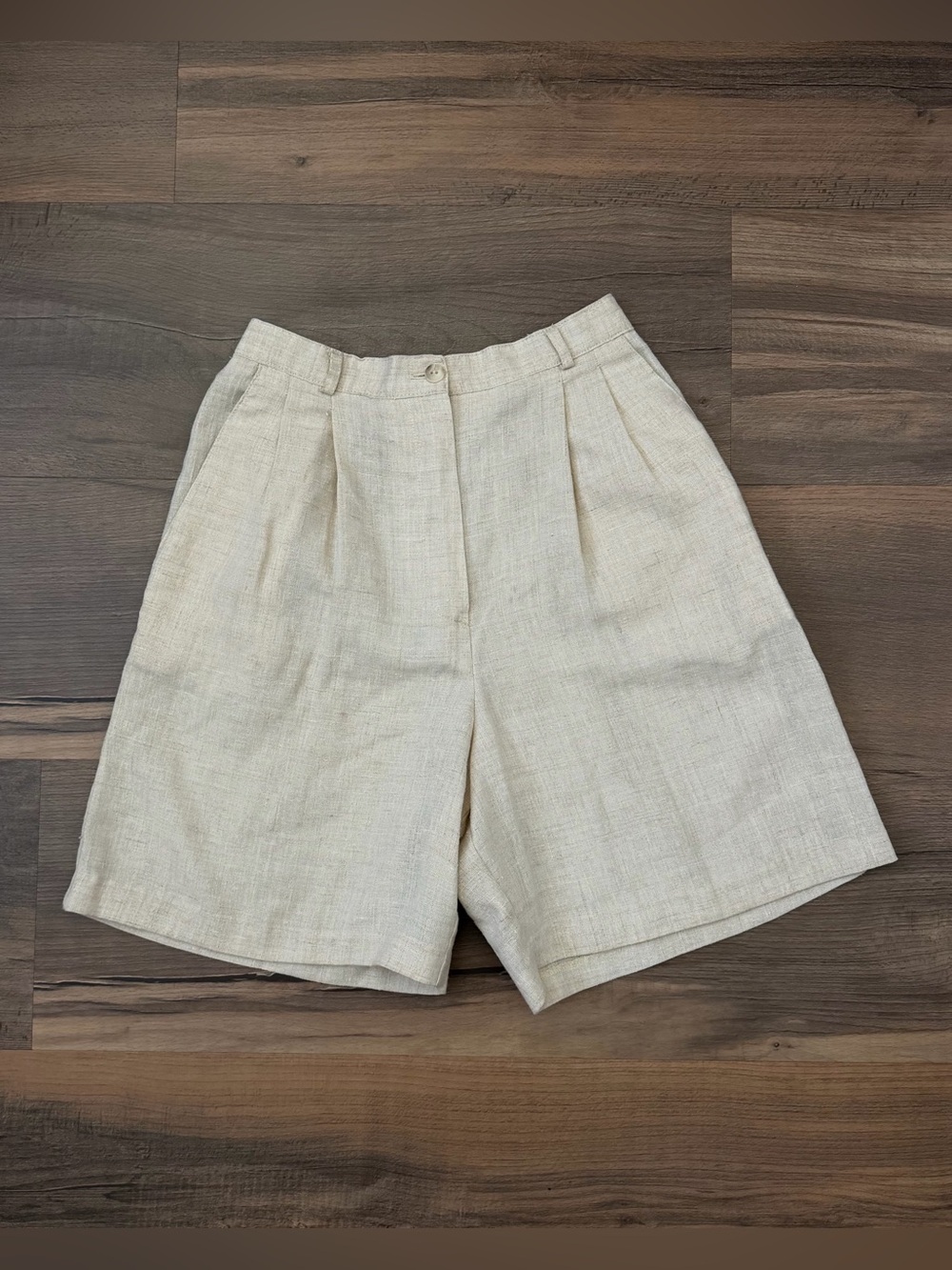 Vintage 90s Jaclyn Smith Sport Cream Linen Blend Pleated Mom Shorts Size 8